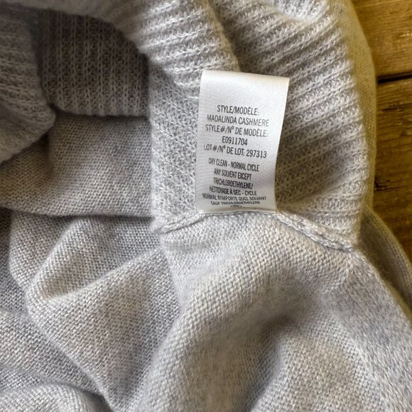 Theory | Size M | 100% Cashmere Gray Turtleneck Sweater - Picture 5 of 10